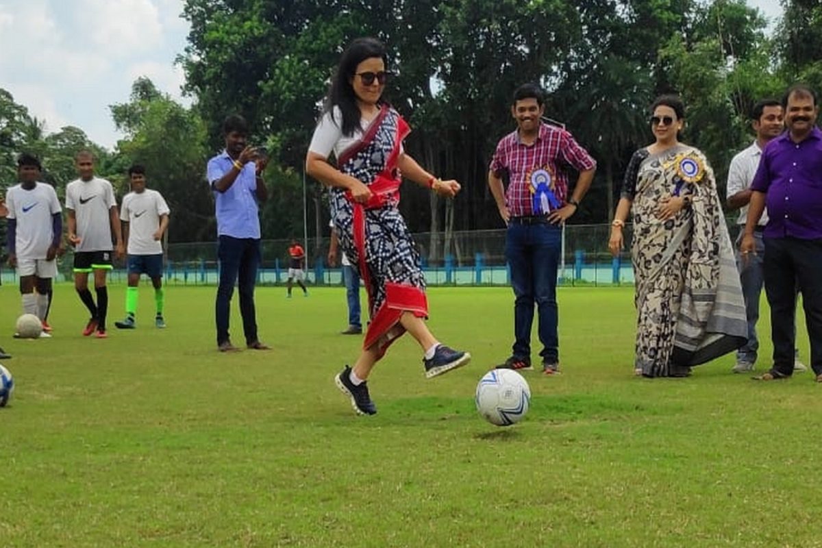 Mahua Moitra DRIBBLING with a football, holding her SAREE in one hand - SEE  PICS, India News