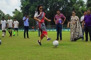 শাড়ি পরেই ফুটবলে কিক! 'খেলা হবে' দিবসে ফের ভাইরাল তৃণমূল সাংসদ মহুয়া মৈত্র