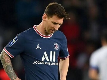 ক্লাবের জার্সিতে বিরাট ধাক্কা মেসির