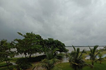আগামী ২-৩ ঘণ্টায় বজ্রবিদ্যুৎ-সহ ঝেঁপে বৃষ্টি কিছু জেলায়, সতর্কতা হাওয়া অফিসের আগামী ২-৩ ঘণ্টায় বজ্রবিদ্যুৎ-সহ ঝেঁপে বৃষ্টি কিছু জেলায়, সতর্কতা হাওয়া অফিসের