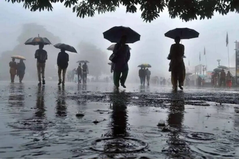 কলকাতায় আংশিক মেঘলা আকাশ । দু এক পশলা বজ্র বিদ্যুৎ সহ হালকা মাঝারি বৃষ্টির সম্ভাবনা। বাতাসের জলীয় বাষ্প বেশি থাকায় আর্দ্রতা জনিত অস্বস্তি থাকবে। আগামী ২৪ ঘন্টায় কলকাতার শহরে তাপমাত্রা থাকবে ২৭ ডিগ্রি সেলসিয়াস থেকে ৩৪ ডিগ্রি সেলসিয়াসের মধ্যে থাকবে।