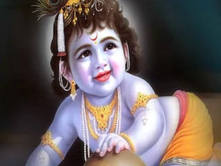 জন্মাষ্টমীতে নিজের সাধ ও সাধ্য অনুযায়ী অনেকেই নানা রকমের ভোগ প্রসাদ সাজিয়ে দেন বালগোপাল বা লাডুডগোপালের বিগ্রহের সামনে 