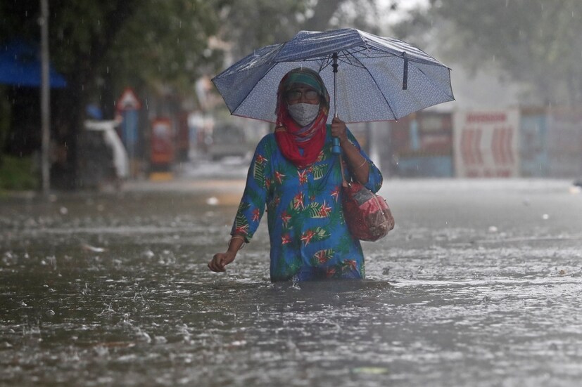 আগামী ২৪ ঘণ্টায় প্রবল বৃষ্টির সম্ভাবনা মধ্যপ্রদেশ এবং রাজস্থানে। মূলত পশ্চিম মধ্যপ্রদেশ ও উত্তর রাজস্থানে অতি ভারী বৃষ্টির সতর্কতা। এছাড়াও ভারী বৃষ্টি হবে মধ্য মহারাষ্ট্র, গোয়া, গুজরাত, হরিয়ানা, অসম, মেঘালয়, মনিপুর, মিজোরাম, ত্রিপুরা, কর্ণাটক এবং আন্দামান ও নিকোবর দ্বীপপুঞ্জে।