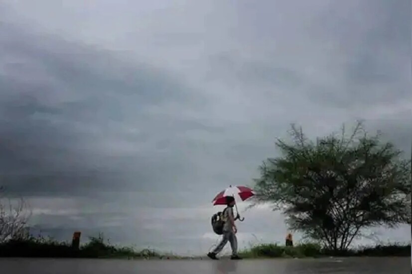 নিম্নচাপটি ক্রমশ সরে উত্তর-পূর্ব মধ্যপ্রদেশে অবস্থান করছে এটি আগামী ২৪ ঘন্টায় সুস্পষ্ট নিম্নচাপে পরিণত হবে, পশ্চিম ও উত্তর-পশ্চিম দিকে আরো একটু এগিয়ে। মৌসুমী অক্ষরেখা দেরাদুন আলিগড় হামিরপুর থেকে মধ্যপ্রদেশের নিম্নচাপের উপর দিয়ে পেন্ড্রা রোড সম্বলপুর এবং ভুবনেশ্বর হয়ে উত্তর-পূর্ব বঙ্গোপসাগর পর্যন্ত বিস্তৃত রয়েছে।