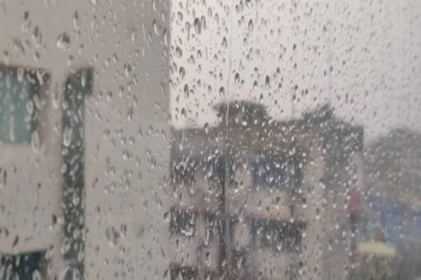 মঙ্গলবার সকালে সর্বনিম্ন তাপমাত্রা কলকাতা শহরে ছিল ২৭.৫ ডিগ্রি সেলসিয়াস। স্বাভাবিকের থেকে যা এক ডিগ্রি উপরে। গতকাল বিকেলে সর্বোচ্চ তাপমাত্রা ছিল ৩৫.৩ ডিগ্রি সেলসিয়াস। যা স্বাভাবিকের থেকে ৩ ডিগ্রি বেশি। বাতাসে আপেক্ষিক আর্দ্রতার পরিমাণ ৫৯ থেকে ৯৫ শতাংশ। শহরে বৃষ্টিপাতের পরিমাণ সামান্য।