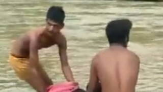 ঝুঁকির স্কুলযাত্রা