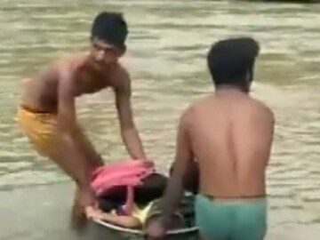 ঝুঁকির স্কুলযাত্রা