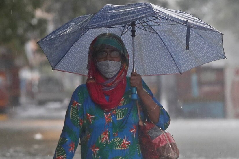 ভারতের মৌসম ভবন জানাচ্ছে আগস্ট মাসে দক্ষিণবঙ্গে স্বাভাবিক বা তার থেকে কম বৃষ্টির সম্ভাবনা। গত জুন মাস থেকেই বৃষ্টির ঘাটতি চলছে। দুর্বল মৌসুমী বায়ু এবং বঙ্গোপসাগরে কোন সিস্টেম না থাকায় লাগাতার বর্ষা বা ভারী বৃষ্টি সেভাবে হয়নি। দক্ষিণের পাটচাষিরা সঙ্কটে এবং বিপাকে পড়েছেন আমনধানের চাষিরা। 