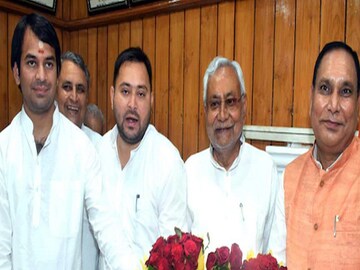 বিধানসভায় আস্থা ভোটে জিতল বিহারের মুখ্যমন্ত্রী নীতীশ কুমারের নতুন মহাজোট সরকার