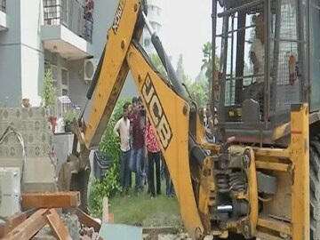 Noida Bulldozer