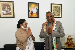 পবন কুমার বর্মা ও মমতা বন্দ্যোপাধ্যায়
