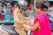 চারা গাছের রাখি পরানো হল শহরবাসীকে, অভিনব উদ্যোগের তারিফ শিলিগুড়িতে চারা গাছের রাখি পরানো হল শহরবাসীকে, অভিনব উদ্যোগের তারিফ শিলিগুড়িতে