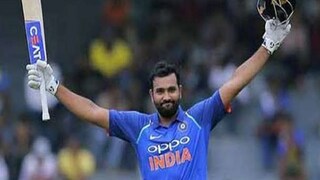 নিরাপত্তা ভেঙে পাকিস্তানি ভক্তদের সঙ্গে হ্যান্ডশেক রোহিতের