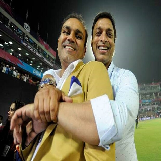শোয়েব আখতার এবং বীরেন্দ্র  সেহওয়াগ অন্যতম ভাল বন্ধু। ক্রিকেট জীবনে অবশ্য দুজনের লড়াই ছিল দেখার মতো