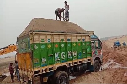 সস্তা হল বালির দাম৷ 