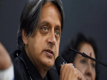 কংগ্রেস সভাপতি পদে প্রতিদ্বন্দ্বিতা করতে পারেন শশী থারুর