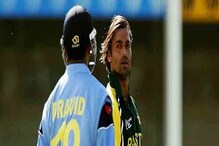 শোয়েবকে ব্যাট পেটা করতে গিয়েছিলেন দ্রাবিড়! কোনওমতে আটকেছিলেন বাকিরা শোয়েবকে ব্যাট পেটা করতে গিয়েছিলেন দ্রাবিড়! কোনওমতে আটকেছিলেন বাকিরা