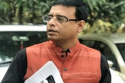 নতুন মন্ত্রী স্নেহাশিস চক্রবর্তী