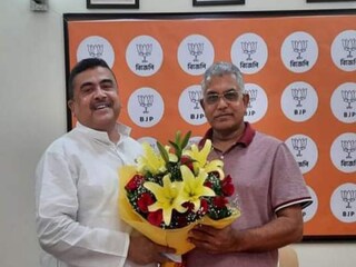 দিলীপকে জন্মদিনের শুভেচ্ছা শুভেন্দুর৷ 