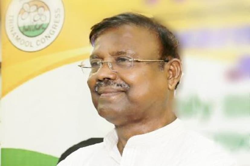  এন্টালির তৃণমূল বিধায়ক স্বর্ণকমল সাহা ২০১১ সালের বিধানসভা নির্বাচনের আগে হলফনামায় জানান তাঁর মোট সম্পত্তি ২ কোটি ৫৫ লক্ষ ৮৩ হাজার ৮৪ টাকা। স্বর্ণকমল সাহা ২০১৬ সালে জানান, তাঁর মোট সম্পত্তি ৬ কোটি ৬৯ লক্ষ ৩৫ হাজার ৪৩৫ টাকা। দেনা নেই। তিনি জানিয়েছেন, এটা আইনের ব্যাপার। আইনজীবীদের সাথে কথা বলছি৷ দলগত ভাবেও দেখা হচ্ছে। রাজনৈতিক প্রতিহিংসার একটা দিকও আছে। শুধু তৃণমূলের দিকেই আঙুল তোলা হয়েছে। দেখা যাক কি দাঁড়ায় গোটা বিষয়টি।