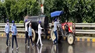 এক্সপ্রেসওয়েতে জলের স্প্রিঙ্কলার এবং অ্যান্টি-স্মগ বন্দুক ব্যবহার করা হচ্ছে এক্সপ্রেসওয়েতে জলের স্প্রিঙ্কলার এবং অ্যান্টি-স্মগ বন্দুক ব্যবহার করা হচ্ছে