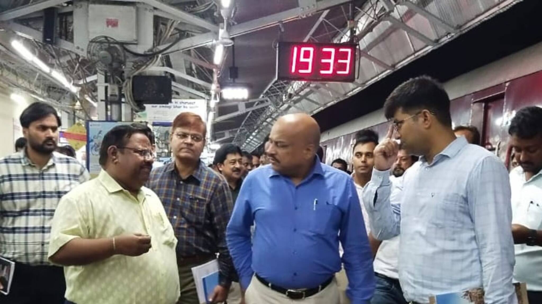 Malda News: মালদা টাউন স্টেশন পরিদর্শনের পর যাত্রী সুরক্ষা নিয়ে সন্তোষ প্রকাশ রেল কর্তার