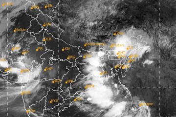 দিঘার উপর সক্রিয় মৌসুমী রেখা, আবহাওয়া তুমুল বদলে ঝমঝম বৃষ্টি, ওয়েদার আপডেট