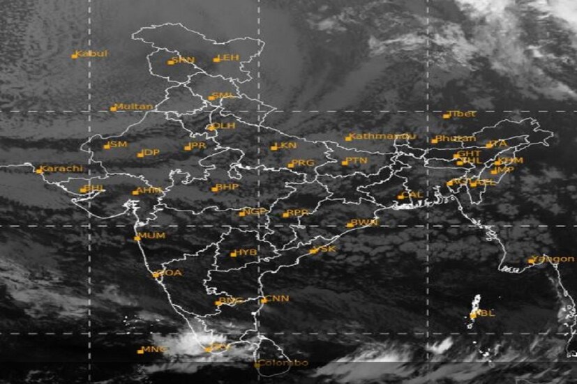 দক্ষিণবঙ্গের উপকূলীয় জেলাগুলোতে ভারী থেকে অতি ভারী বৃষ্টির পূর্বাভাস দিয়েছে আলিপুর আবহাওয়া অফিস। Photo Courtesy- IMD/ Sattellite 