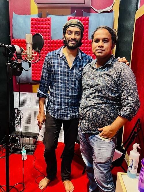 সেদিন কুয়াশা ছিল ছবির ডাবিং-এ জিতু কমল৷ সঙ্গে পরিচালক অর্ণব মিদ্যা৷ 