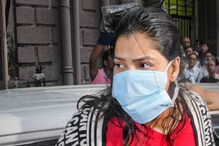 কালো প্রিজন ভ্যান ঢুকে গেল জেল-এর অন্দরে, অর্পিতাকে দেখতে তখন তখন উপচে পড়া ভিড় কালো প্রিজন ভ্যান ঢুকে গেল জেল-এর অন্দরে, অর্পিতাকে দেখতে তখন তখন উপচে পড়া ভিড়