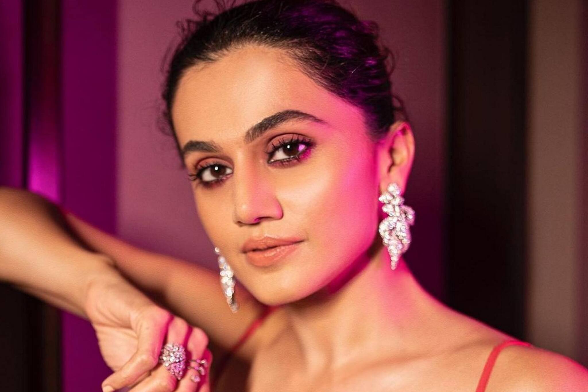 যৌন জীবন আকর্ষণীয় নয় বলে 'কফি উইথ করণ'-এ আমন্ত্রণ পাইনি: তাপসী