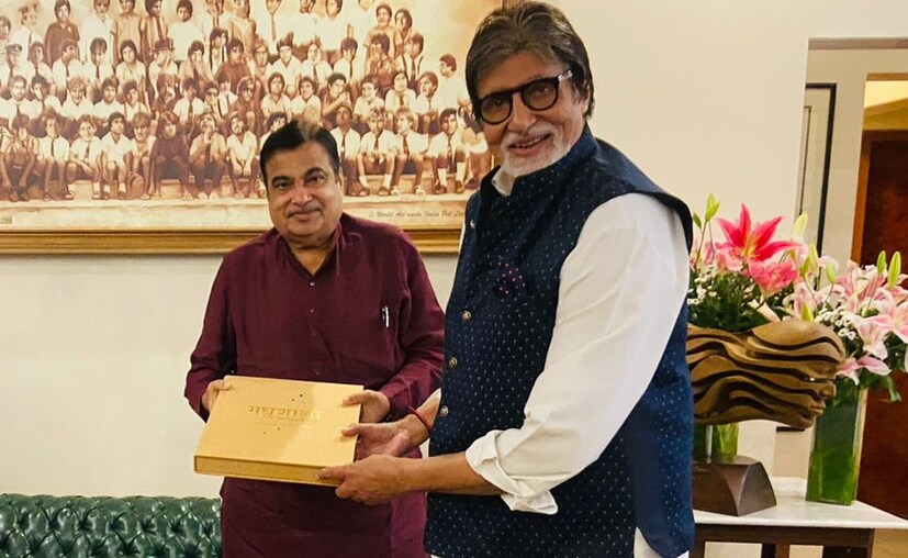 কেন্দ্রীয় সড়ক পরিবহন দফতরের পক্ষ থেকে জানানো হয়েছে, এবার সমস্ত পুরনো গাড়ি বা বাইকে নতুন নাম্বার প্লেট লাগানো হবে। কেন্দ্রীয় সড়ক পরিবহন মন্ত্রী নীতিন গডকরি (Nitin Gadkari) নিজে এই তথ্য জানিয়েছেন। প্রসঙ্গত, প্রতিটি যানবাহনকে যাতে জিপিএস এবং অত্যাধুনিক সিস্টেমের মধ্যে নিয়ে আসা যায়, তার জন্যই এই ব্যবস্থা বলে জানা গিয়েছে। কেন্দ্রীয় সড়ক পরিবহনমন্ত্রী জানিয়েছেন, ২০১৯ সাল থেকে যেসব যানবাহন কেনা হয়েছে সেখানে ট্যাম্পার প্রুফ হাই সিকিউরিটি রেজিস্ট্রেশন প্লেট ব্যবহার শুরু হয়েছিল। এবার পুরনো যানবাহনের ক্ষেত্রেও এই একই প্লেট ব্যবহার হতে চলেছে।