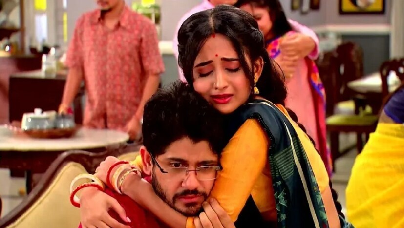 মিঠাই ও উচ্ছেবাবুর সম্পর্কের রসায়ন বারবারে যেন দর্শকদের টানে ৷ সব থেকে বড় কাহিনির বাঁধন যেন বারেবারে দর্শকদের টিভিমুখী করে তোলে ৷ 