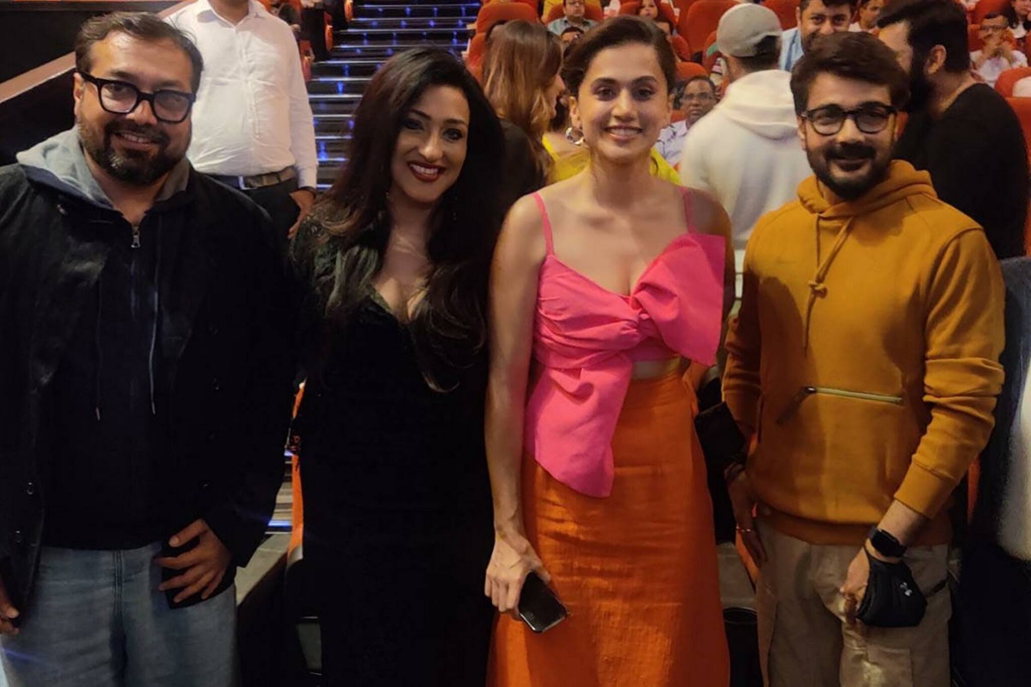 'দোবারা' মুক্তির সকালে কালীঘাটে পুজো দিলেন তাপসী! দেখা করলেন প্রসেনজিৎ-ঋতুপর্ণা