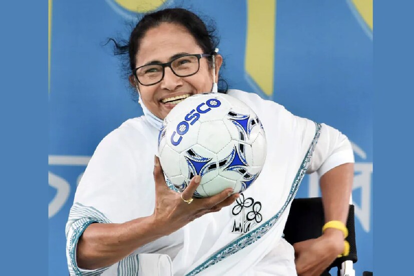 অনেকেই বলেছিলেন, এমন স্লোগান দেওয়া উচিত হয়নি রাজ্যের মুখ্যমন্ত্রীর। তবে কেউই এই স্লোগান-এর জনপ্রিয়তাকে চ্যালেঞ্জ করতে পারেননি। মমতা বন্দ্যোপাধ্যায় বারবার বিভিন্ন মঞ্চে বলেছেন- খেলা হবে। আর এই স্লোগান ফিরেছে বাচ্চা থেকে বুড়োর মুখে মুখে।