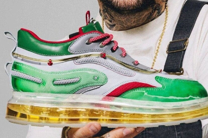 একটি রিপোর্টে দাবি করা হয়েছে, হেইনিকেন মাত্র ৩২ জোড়া হেইনকিক জুতো তৈরি করেছে।