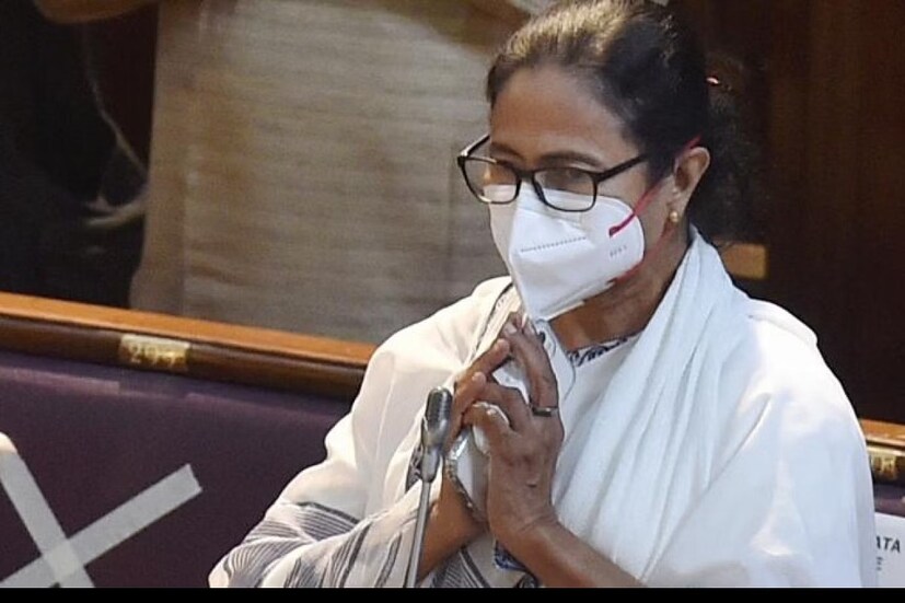 মমতা বন্দ্যোপাধ্যায় এদিন আরও বলেন, মোহনবাগানের তুলনা মোহনবাগান নিজেই। মোহনবাগানের সমৃদ্ধ ইতিহাস কে না জানে! একদিকে দেশের আন্দোলন হয়েছে। মোহনবাগান খেলার মধ্যে দিয়ে মানুষের মধ্যে জাতীয়তাবোধ পৌঁছে দিয়েছে।