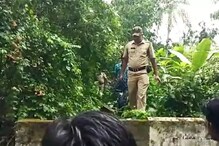জঙ্গলে গাছ থেকে ঝুলছে দুটি লাশ! সাতসকালে ভয়ঙ্কর দৃশ্য দেখে আঁতকে উঠল বিষ্ণুপুর জঙ্গলে গাছ থেকে ঝুলছে দুটি লাশ! সাতসকালে ভয়ঙ্কর দৃশ্য দেখে আঁতকে উঠল বিষ্ণুপুর