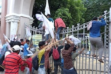 বর্ধমান বিশ্ববিদ্যালয়ে ধুন্ধুমার কাণ্ড, ইট দিয়ে মেরে ভেঙে ফেলা হল তালা! বর্ধমান বিশ্ববিদ্যালয়ে ধুন্ধুমার কাণ্ড, ইট দিয়ে মেরে ভেঙে ফেলা হল তালা!