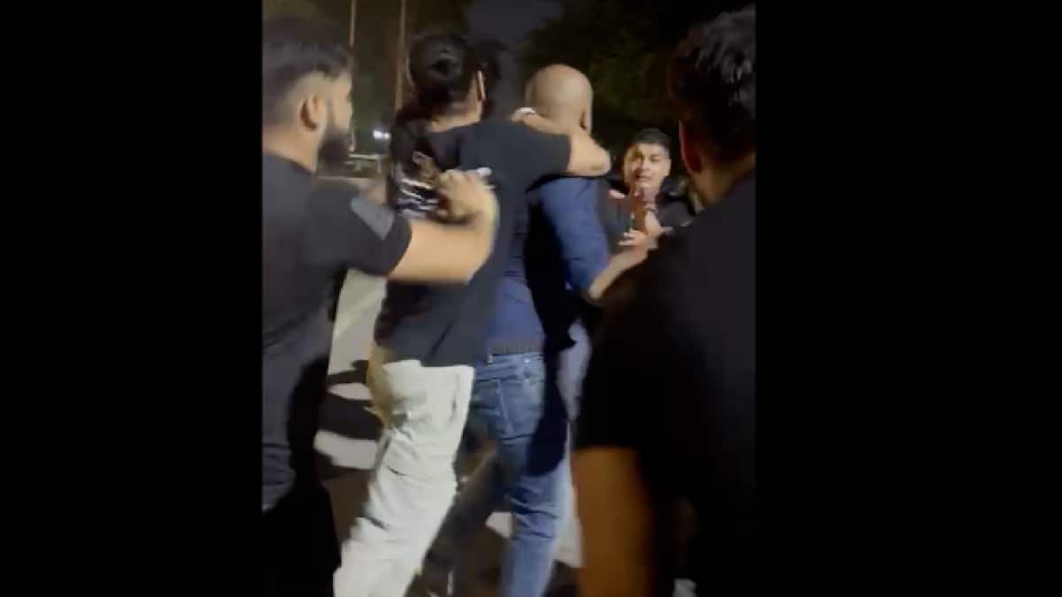 রাতে পার্টি করতে গিয়ে রক্তাক্ত একদল যুবক-যুবতী! ভিডিও দেখে শিউরে উঠবেন