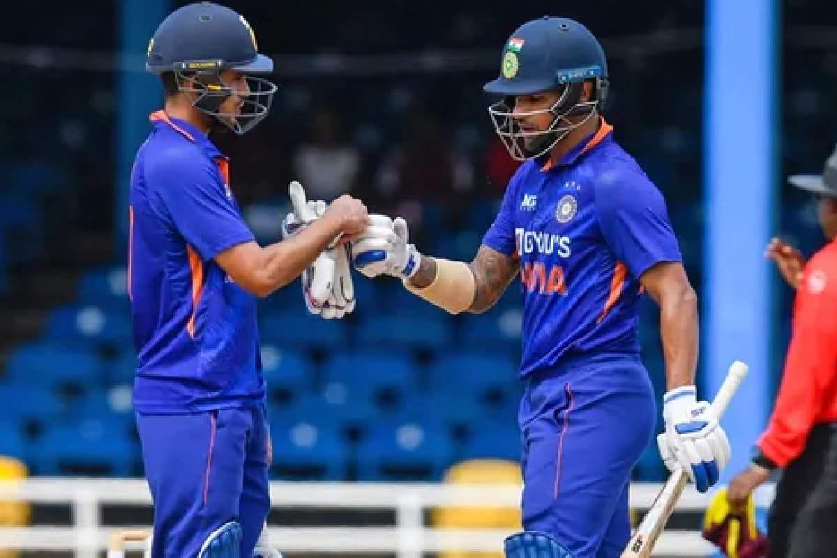 শিখর ধাওয়ান ৮১ ও শুভমান গিল ৮২ রানে অপরাজিত ছিলেন। প্রসিদ্ধ কৃষ্ণা ও অক্ষর প্যাটেল, মহম্মদ সিরাজ একটি উইকেট পেয়েছেন।