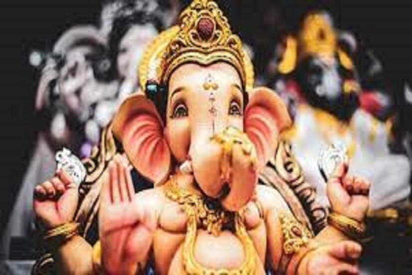 গজানন অবতারেই লোভ ও পাপ থেকে পৃথিবীকে মু্ক্তি দিয়েছিলেন গজানন ৷ এই শব্দের অর্থ গজের মত বা হাতির মত মাথা যাঁর তাঁকেই গজানন বলা হয়ে থাকে ৷ প্রতীকী ছবি ৷