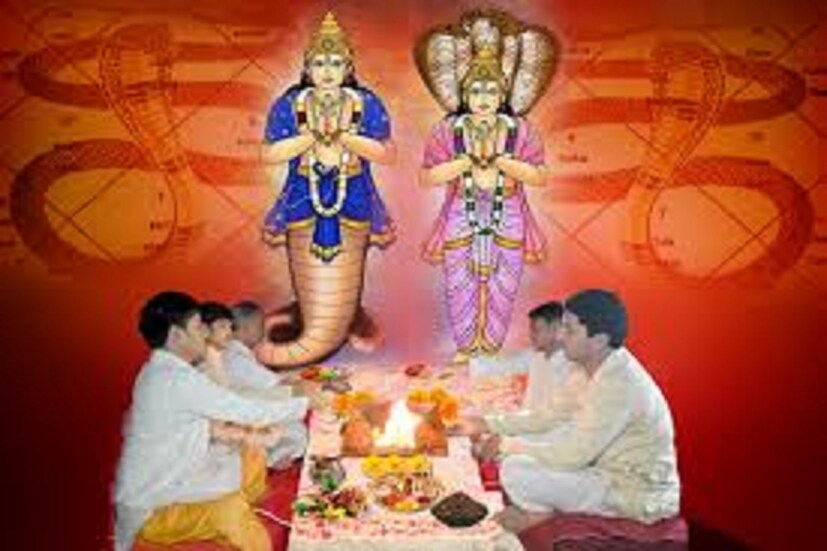 তবে যাঁদের কালসর্প দোষ থাকে তাঁদের ভয় পাওয়ার কিছুই নেই ৷ তবে ইতিহাস বারেবারে বলছে যাঁদের কালসর্প দোষ আছে তাঁরা নিজের নিজের ক্ষেত্রে বিশেষ ভাবে সুপ্রতিষ্ঠ হয়েছেন সাফল্যের শীর্ষে গিয়েছে ৷ প্রতীকী ছবি ৷
