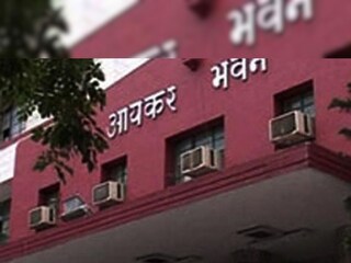 কলকাতায় ৩০টি জায়গায় আয়কর হানা