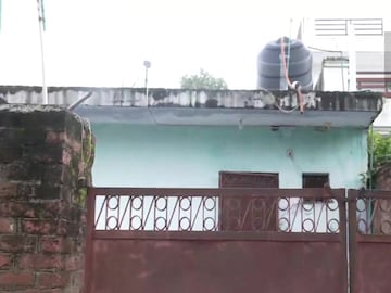 জম্মুতে বাড়ির ভিতরে একই পরিবারের ৬ জনের দেহ উদ্ধার ! এলাকায় চাঞ্চল্য Photo Courtesy: ANI