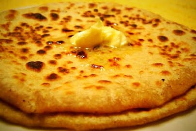 ঘিয়ে ভাজা পরোটা