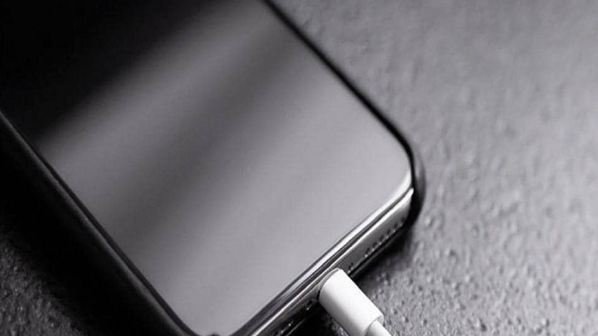 মোবাইল চার্জ দেওয়ার জন্য কত টাকার বিদ্যুৎ খরচ হয়! মাসের হিসাব কোথায় দাঁড়াচ্ছে