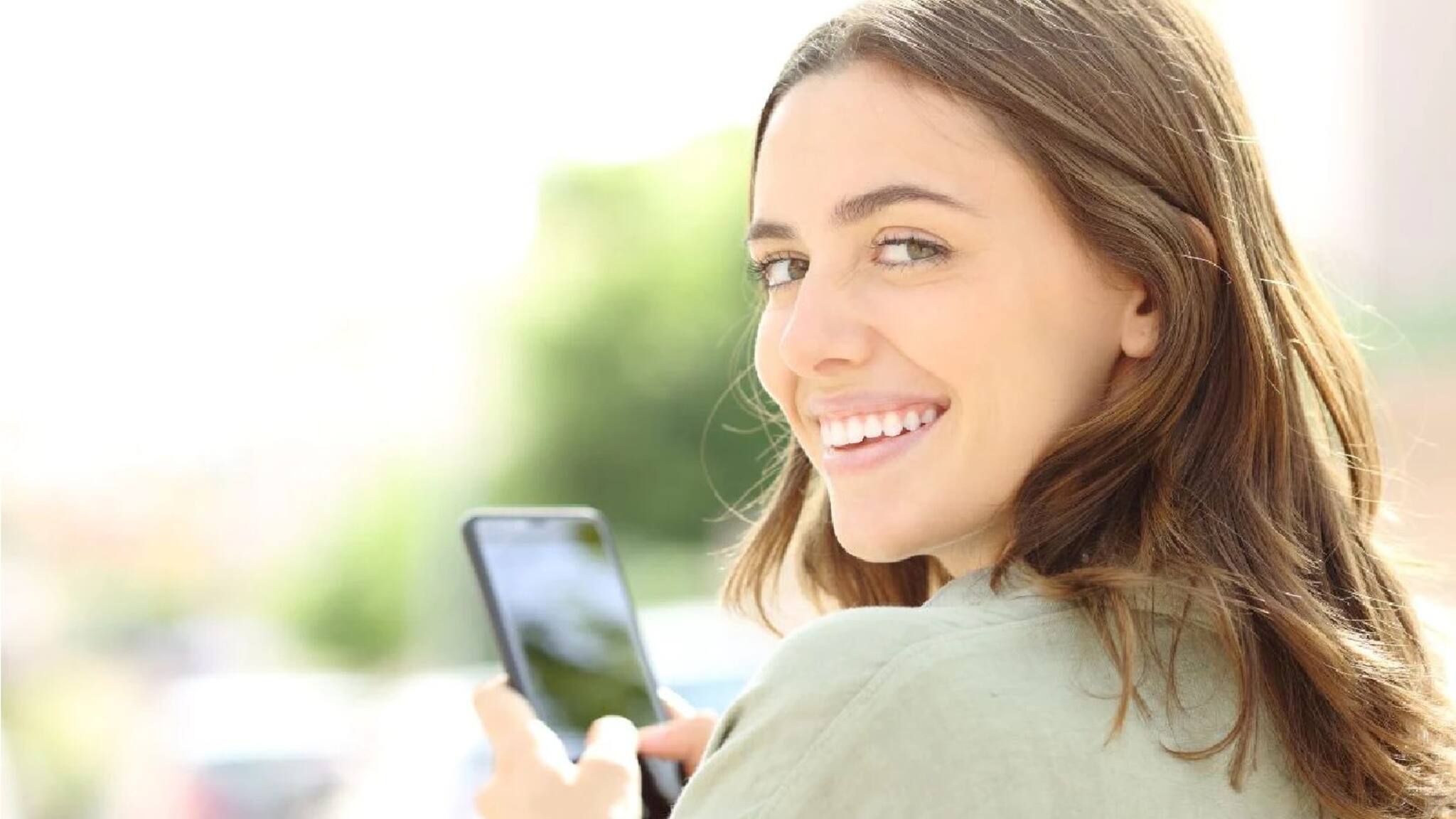 বাড়িতে বসেই নিজের ফোনে তৈরি করুন পাসপোর্ট ছবি, রইল সহজ টিপস