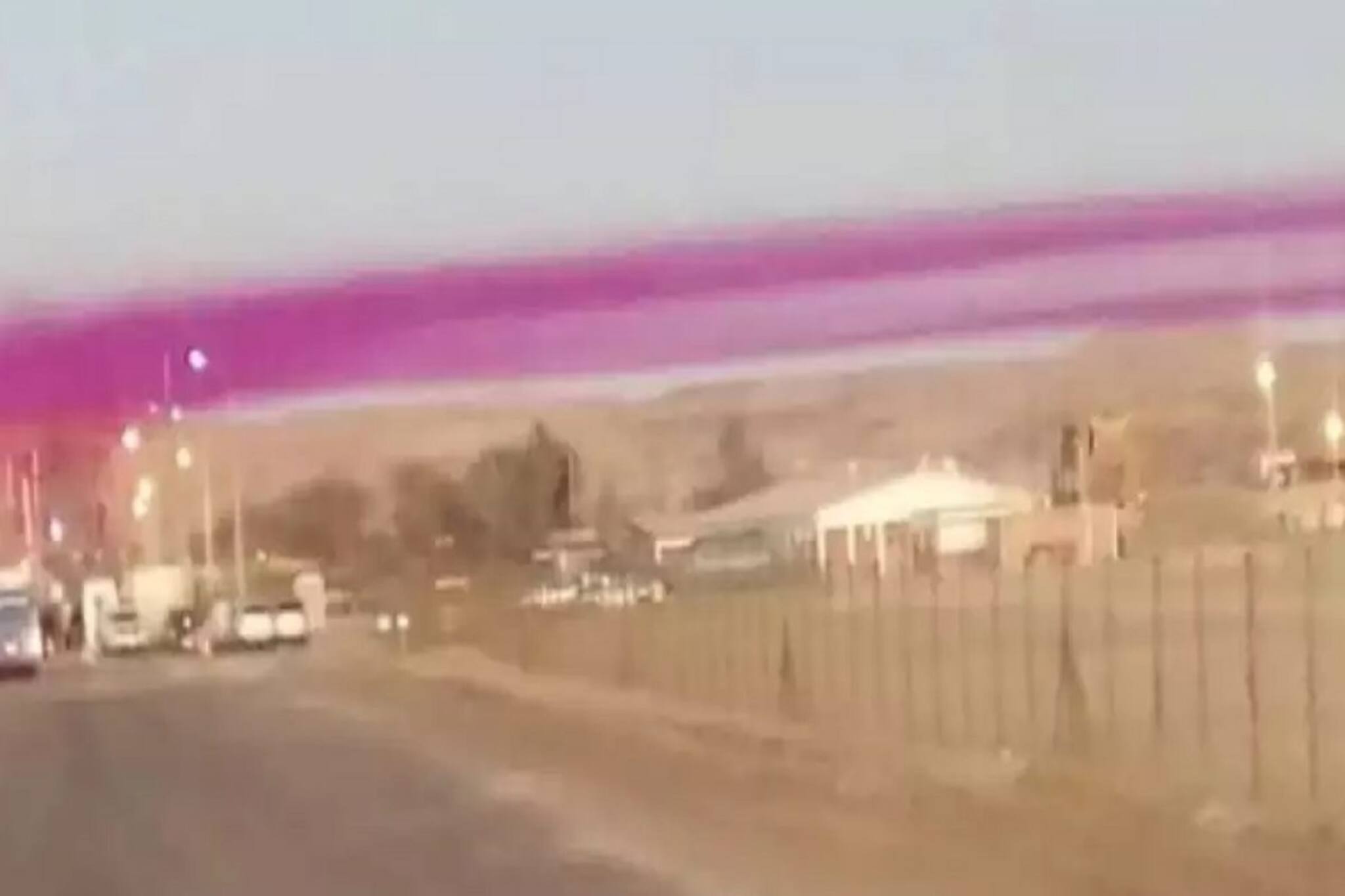 আকাশে বেগুনি রঙের মেঘ ! চিলির এই ছবি দেখে অবাক গোটা বিশ্ব