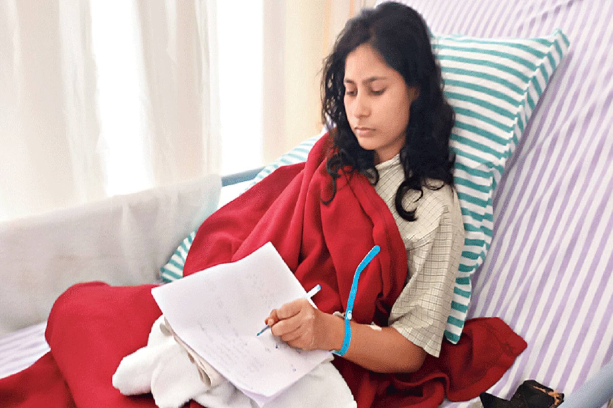 'আমার উপর ফের হামলা হতে পারে', 'নতুন' হাত পেয়েই আশঙ্কায় ভুগছেন রেণু!